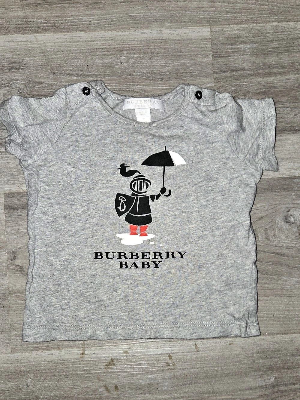 Burberry Baby Short Sleeve Tee in Gray Size 9M